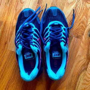 Women’s Size 8 Nike Air Max Torch 4